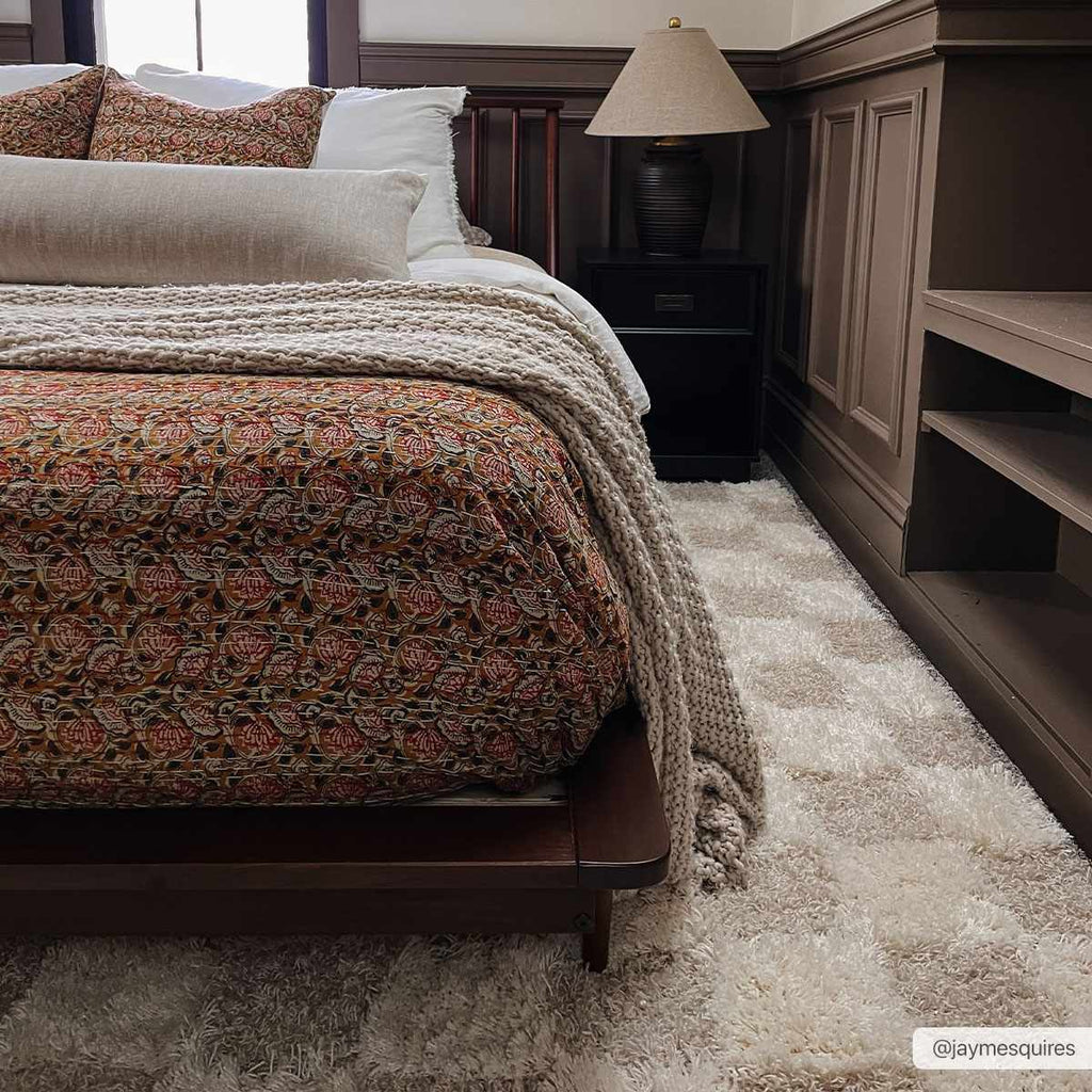 Cloud-Soft Checkered Area Rug – Contemporary Plush in Warm Neutrals