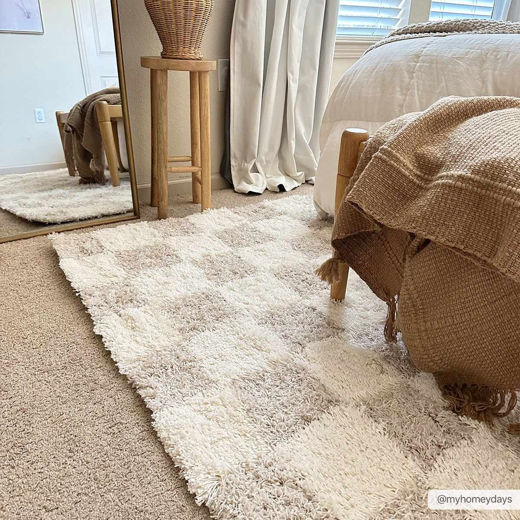 Cloud-Soft Checkered Area Rug – Contemporary Plush in Warm Neutrals