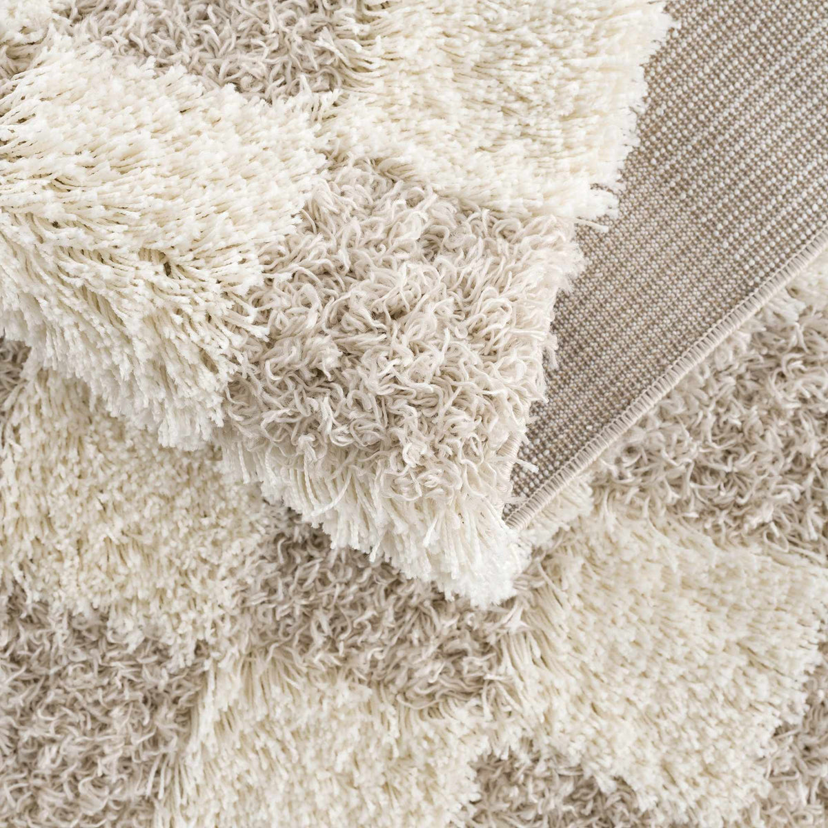 Cloud-Soft Checkered Area Rug – Contemporary Plush in Warm Neutrals