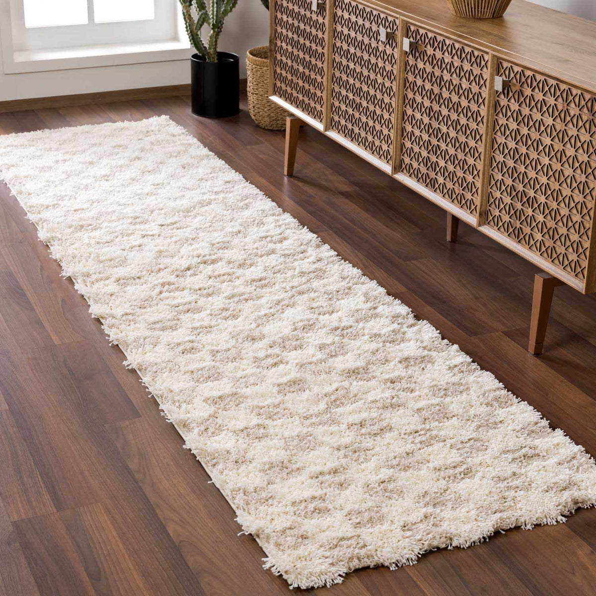 Cloud-Soft Checkered Area Rug – Contemporary Plush in Warm Neutrals